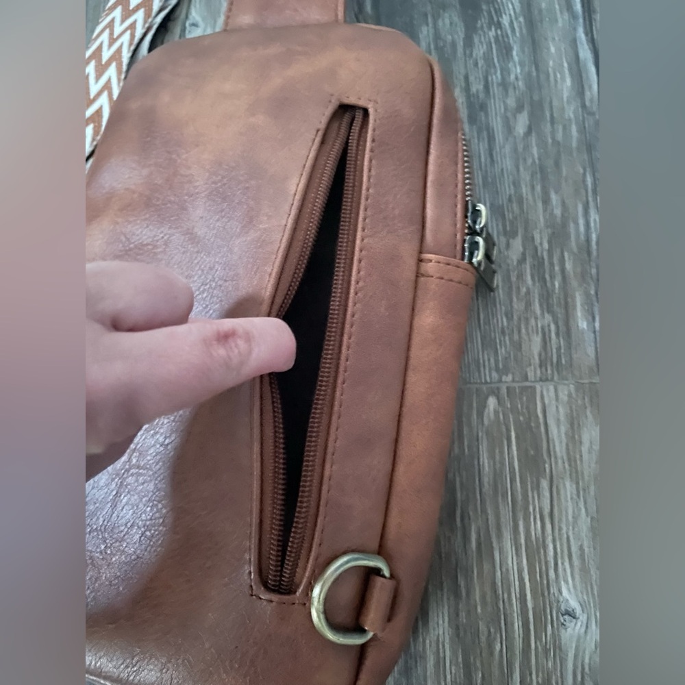 CLUCI Brown Leather Sling Backpack Crossbody Bag - Picture 7 of 7